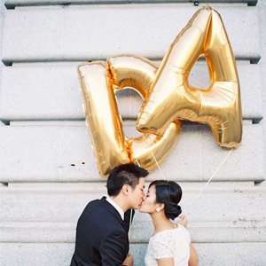 letter balloon idea make your photos stand out